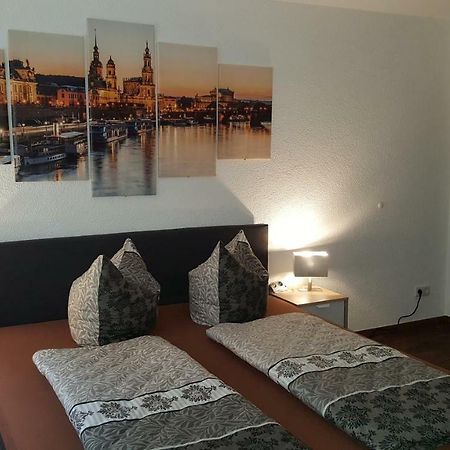 Ferienwohnung Oder Studio Dresden-Neustadt Inkl Parkplatz Mit Balkon Oder Terrasse Exteriör bild