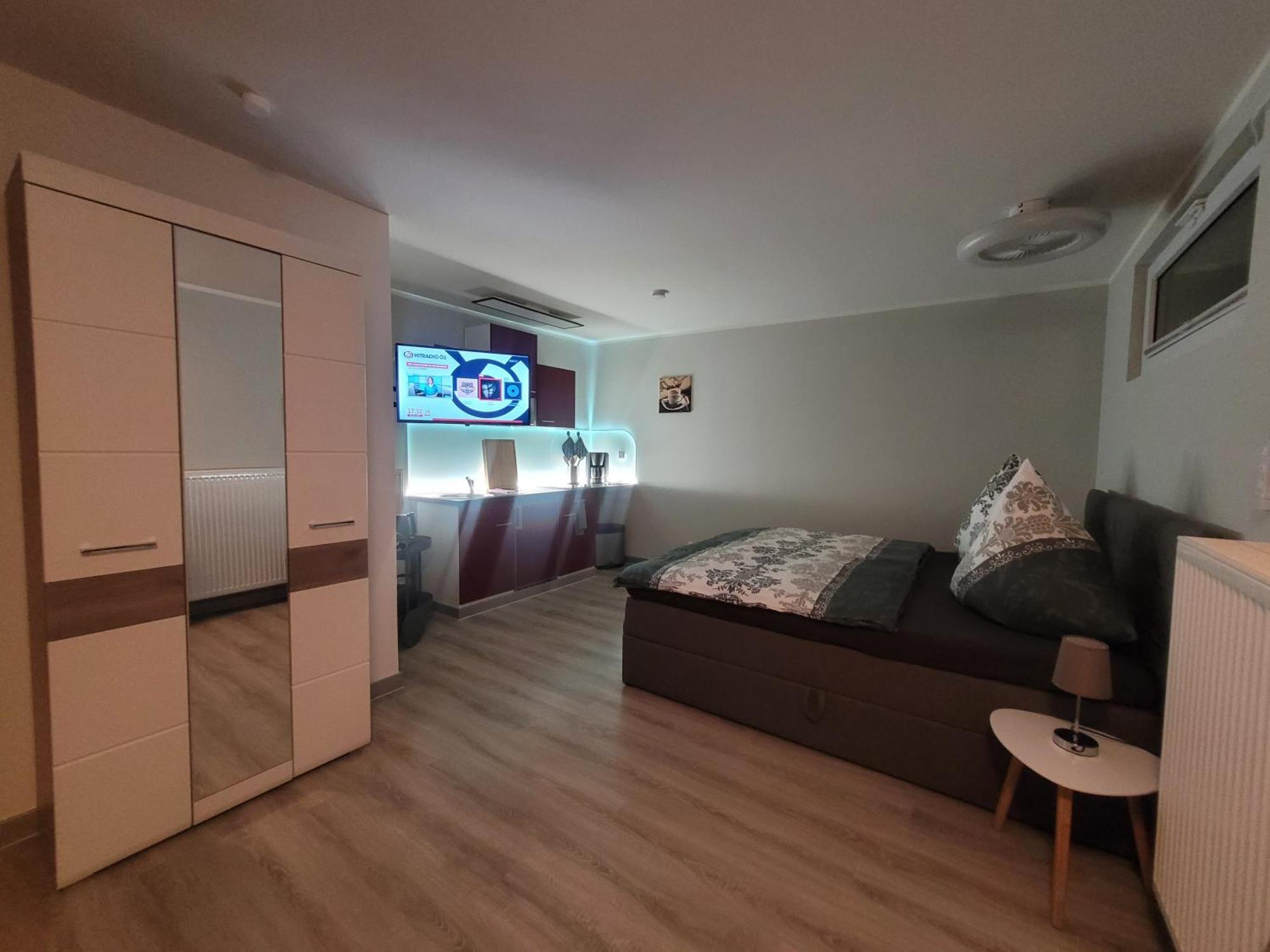 Ferienwohnung Oder Studio Dresden-Neustadt Inkl Parkplatz Mit Balkon Oder Terrasse Exteriör bild