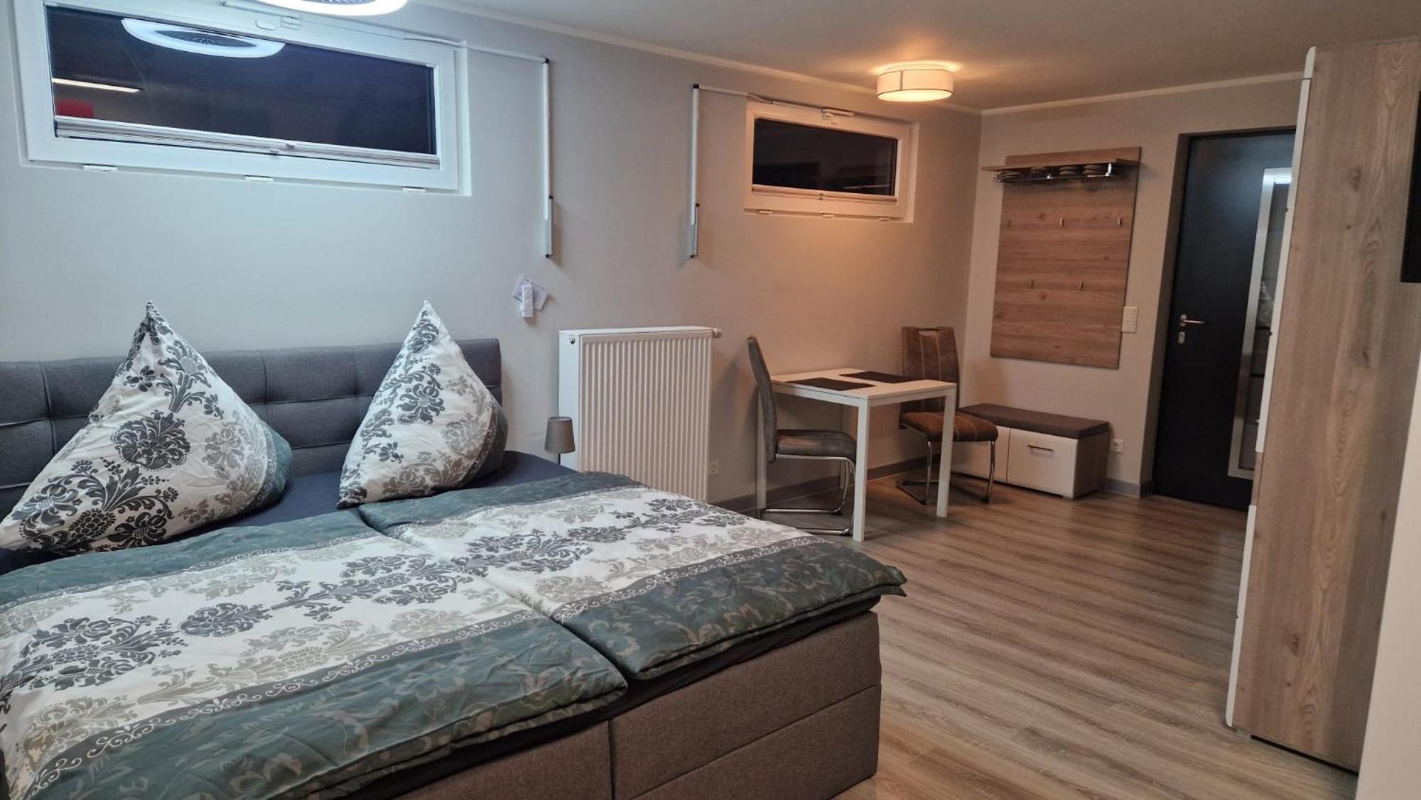 Ferienwohnung Oder Studio Dresden-Neustadt Inkl Parkplatz Mit Balkon Oder Terrasse Rum bild