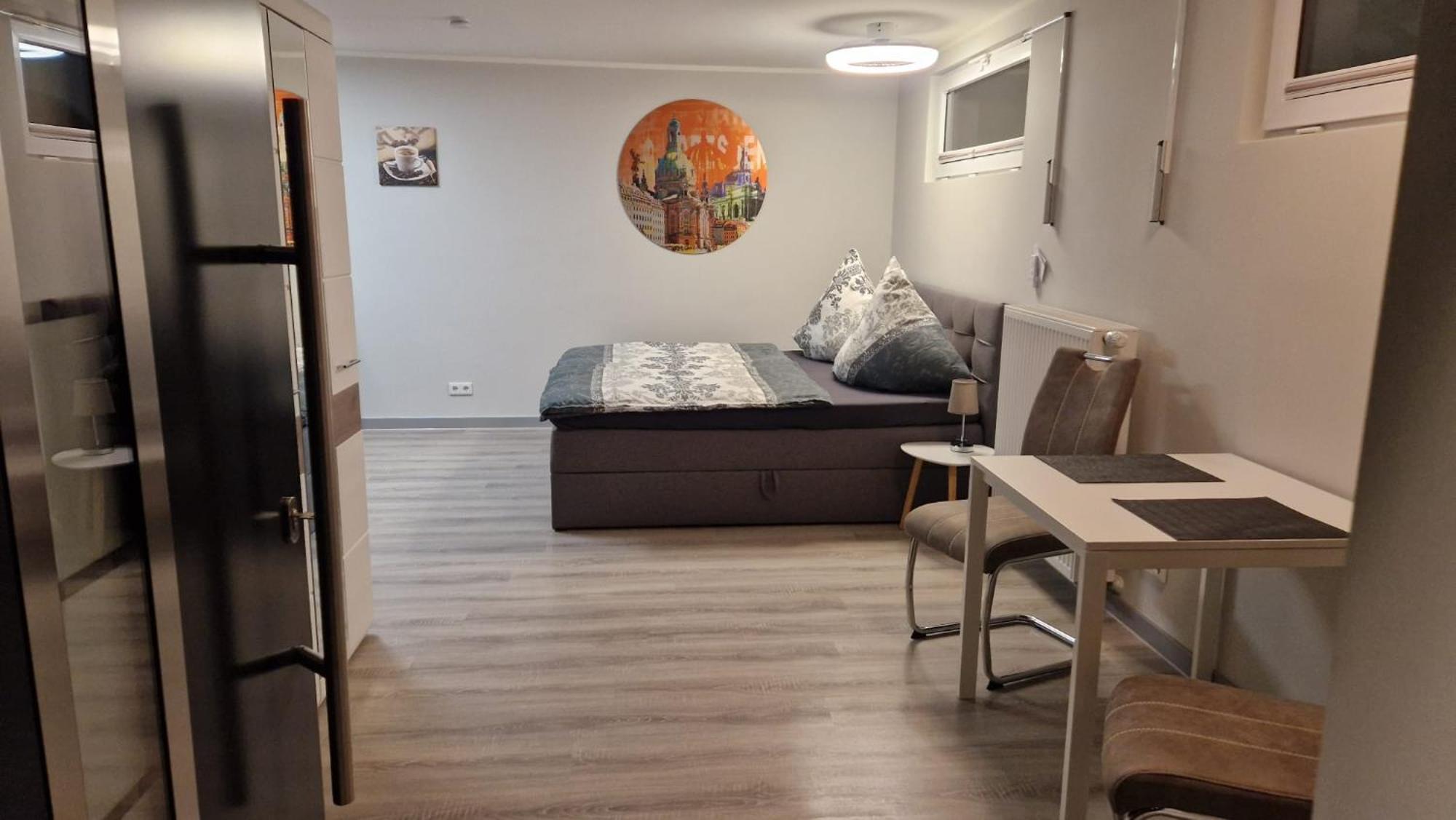 Ferienwohnung Oder Studio Dresden-Neustadt Inkl Parkplatz Mit Balkon Oder Terrasse Rum bild